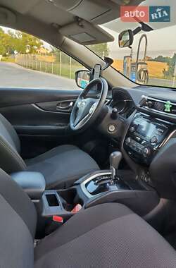 Внедорожник / Кроссовер Nissan Rogue 2016 в 