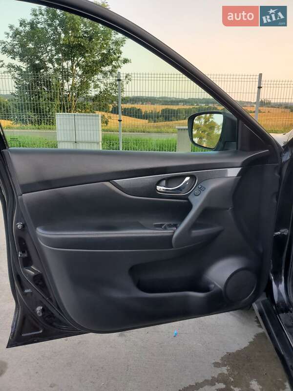 Позашляховик / Кросовер Nissan Rogue 2016 в Надвірній