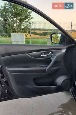 Внедорожник / Кроссовер Nissan Rogue 2016 в 