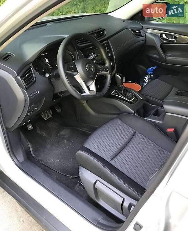 Внедорожник / Кроссовер Nissan Rogue 2017 в Житомире