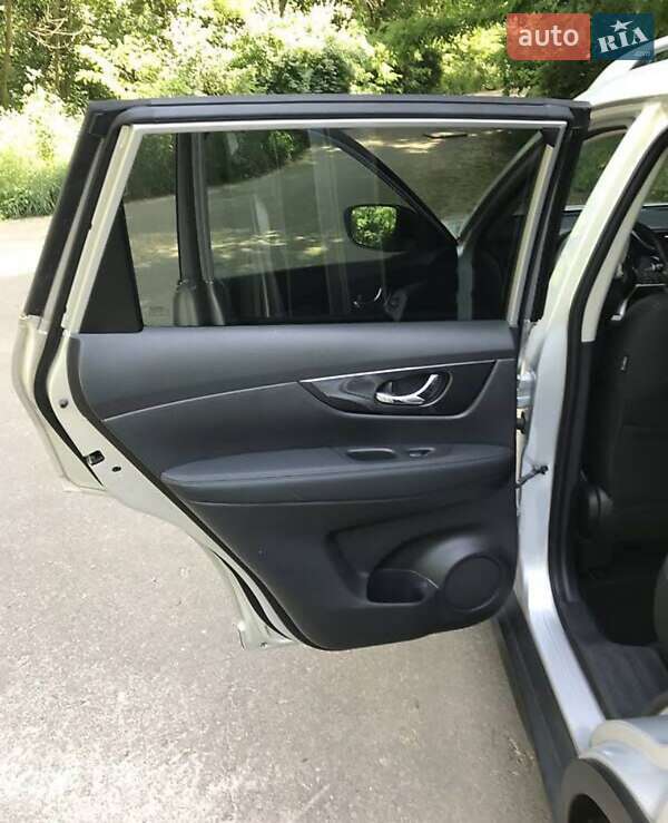 Внедорожник / Кроссовер Nissan Rogue 2017 в Житомире