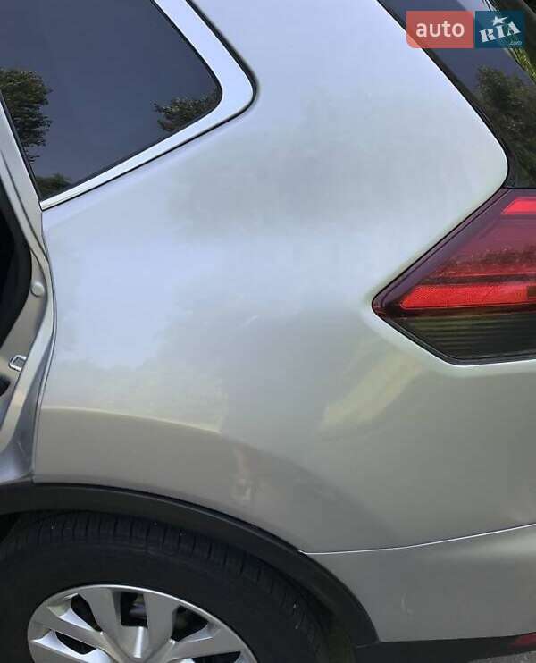 Внедорожник / Кроссовер Nissan Rogue 2017 в Житомире