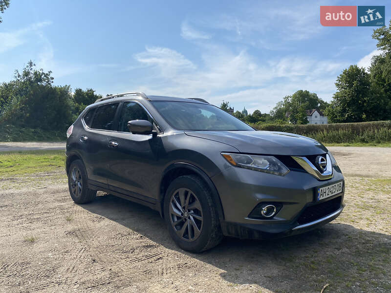 Позашляховик / Кросовер Nissan Rogue 2016 в Чернівцях