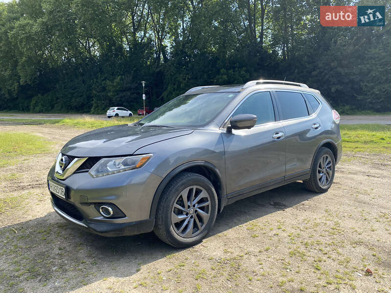 Позашляховик / Кросовер Nissan Rogue 2016 в Чернівцях