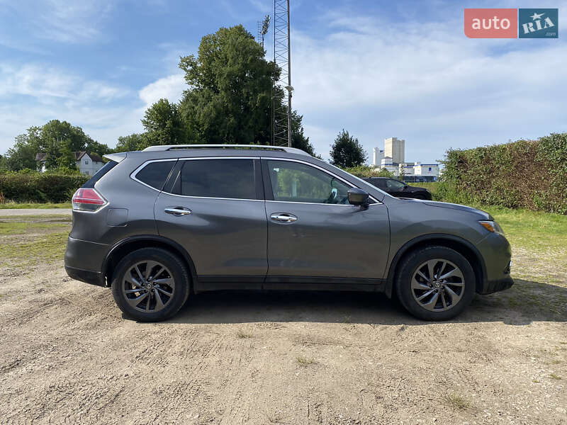 Позашляховик / Кросовер Nissan Rogue 2016 в Чернівцях