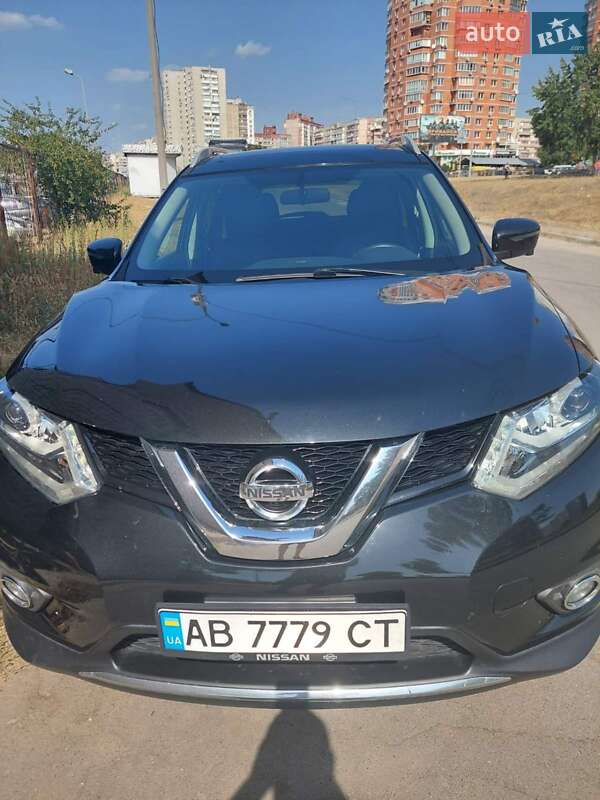 Позашляховик / Кросовер Nissan Rogue 2016 в Києві