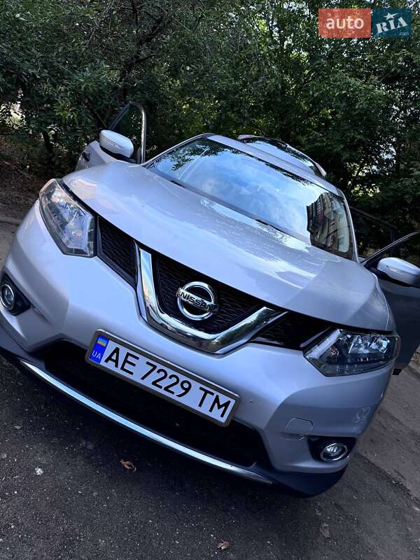 Позашляховик / Кросовер Nissan Rogue 2016 в Кривому Розі