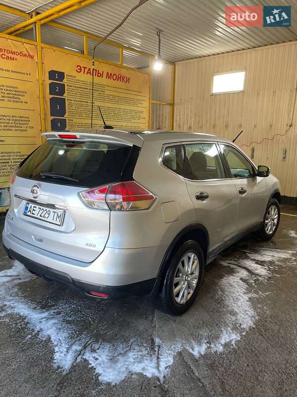 Позашляховик / Кросовер Nissan Rogue 2016 в Кривому Розі