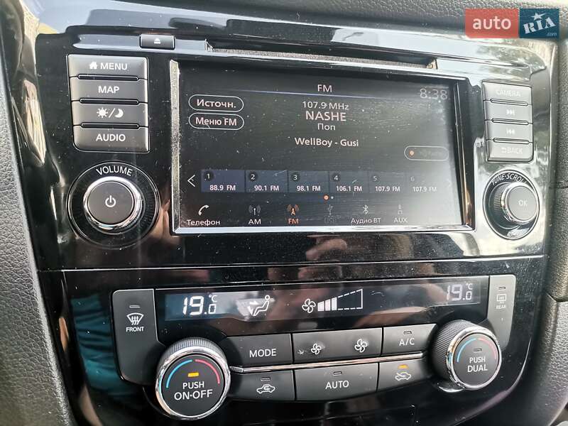 Внедорожник / Кроссовер Nissan Rogue 2019 в Вишневом