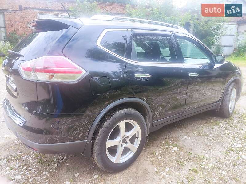 Внедорожник / Кроссовер Nissan Rogue 2016 в Тернополе