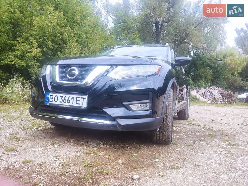 Внедорожник / Кроссовер Nissan Rogue 2016 в Тернополе