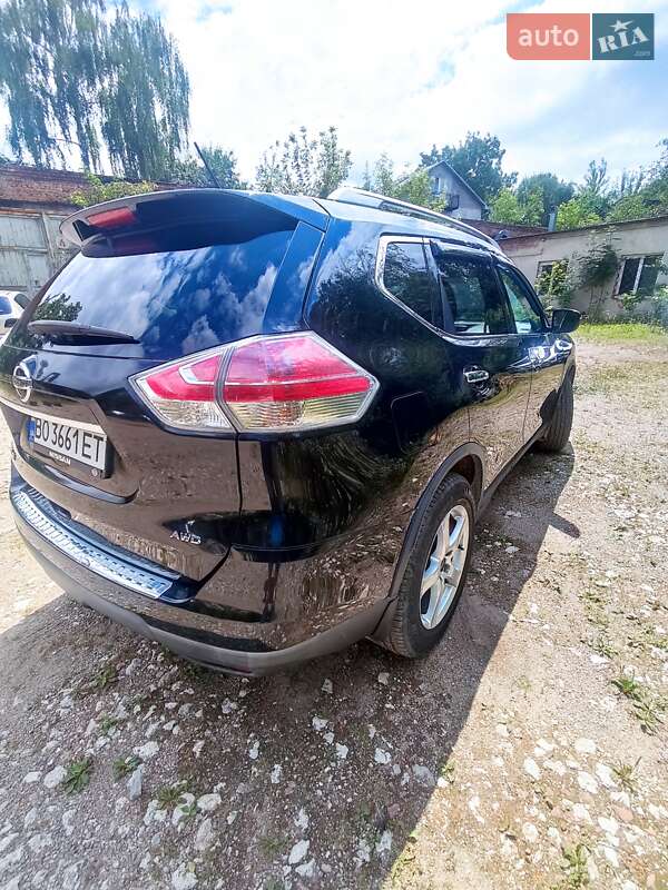 Внедорожник / Кроссовер Nissan Rogue 2016 в Тернополе