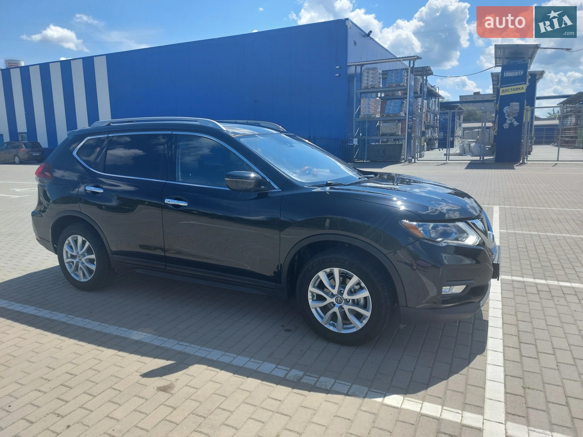 2019 Nissan Rogue - мініатюра 2