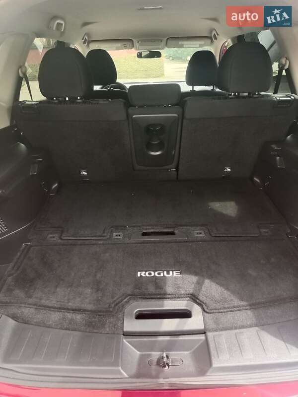 Позашляховик / Кросовер Nissan Rogue 2017 в Харкові