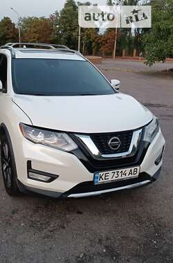 Внедорожник / Кроссовер Nissan Rogue 2018 в Кривом Роге