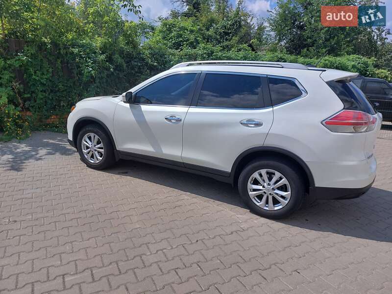 Внедорожник / Кроссовер Nissan Rogue 2015 в Киеве