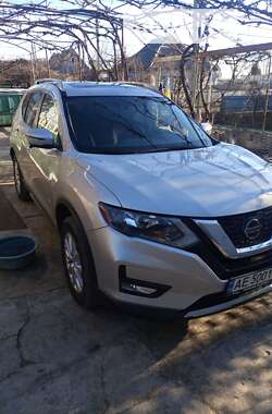 Позашляховик / Кросовер Nissan Rogue 2018 в Солоному