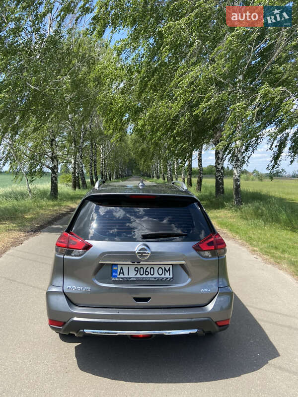 Позашляховик / Кросовер Nissan Rogue 2017 в Переяславі