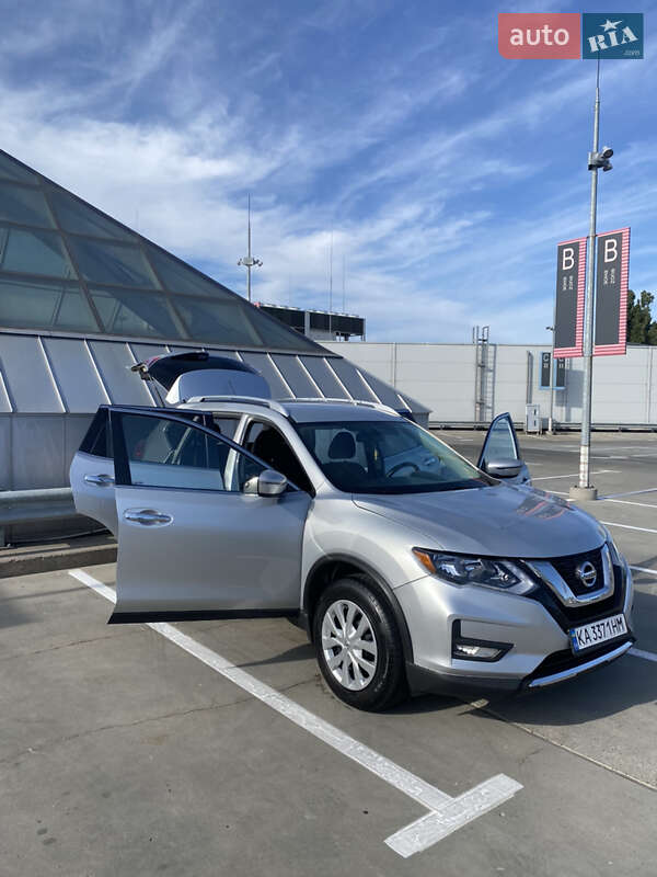 Позашляховик / Кросовер Nissan Rogue 2016 в Києві