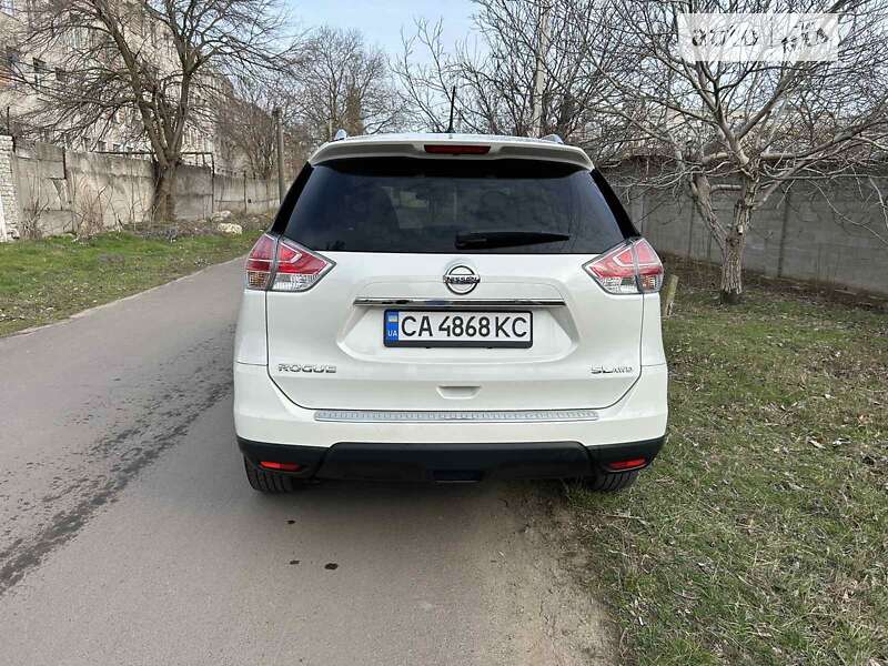 Внедорожник / Кроссовер Nissan Rogue 2016 в Николаеве