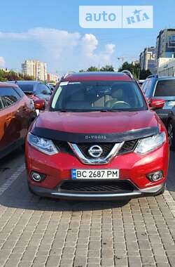 Позашляховик / Кросовер Nissan Rogue 2015 в Львові