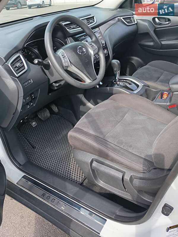 Позашляховик / Кросовер Nissan Rogue 2016 в Ірпені