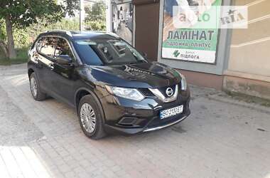 Внедорожник / Кроссовер Nissan Rogue 2015 в Монастыриске