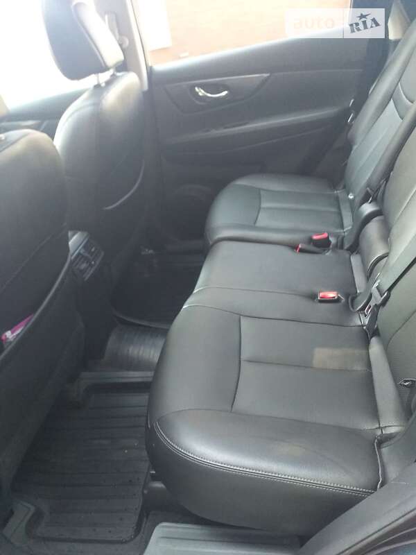 Позашляховик / Кросовер Nissan Rogue 2016 в Івано-Франківську