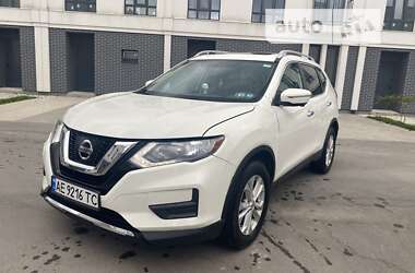 Внедорожник / Кроссовер Nissan Rogue 2014 в Киеве