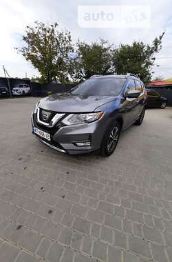 Позашляховик / Кросовер Nissan Rogue 2017 в Рогатині