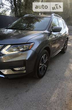 Позашляховик / Кросовер Nissan Rogue 2017 в Житомирі