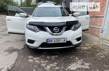 Внедорожник / Кроссовер Nissan Rogue 2016 в Ровно