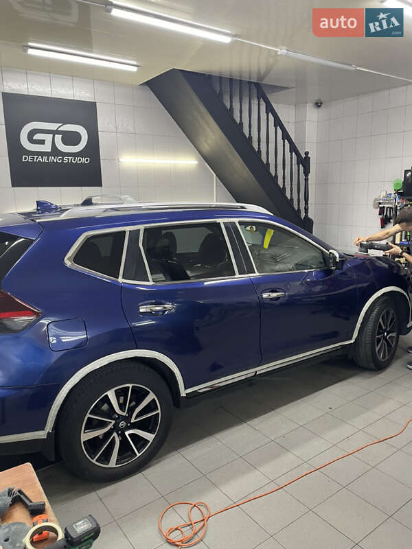 Внедорожник / Кроссовер Nissan Rogue 2018 в Киеве