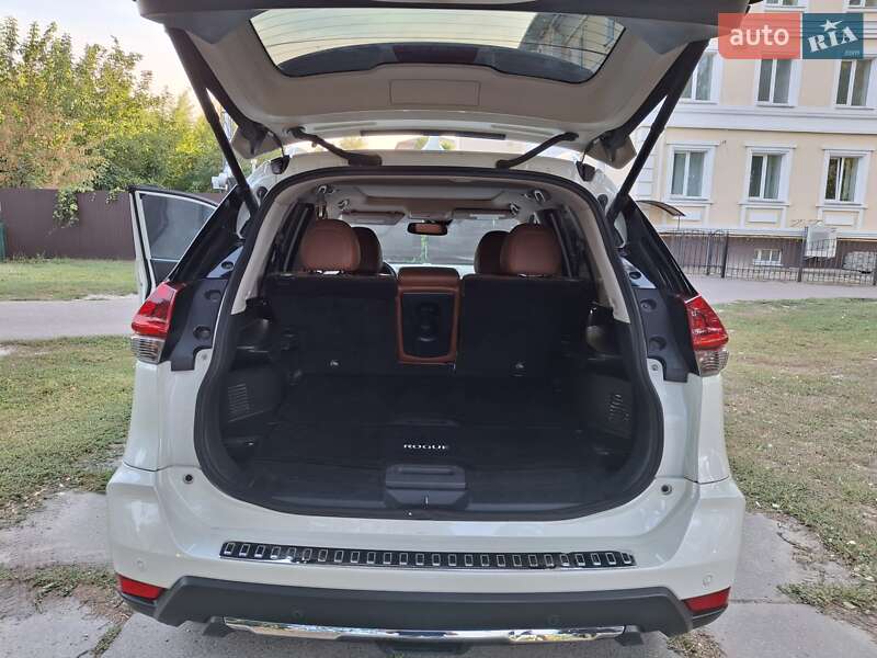 Позашляховик / Кросовер Nissan Rogue 2019 в Переяславі