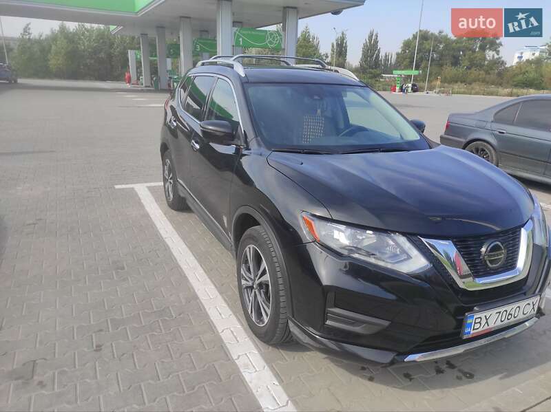 Внедорожник / Кроссовер Nissan Rogue 2018 в Каменец-Подольском