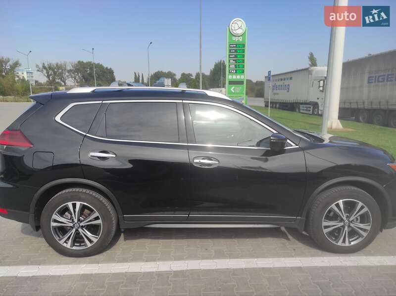 Внедорожник / Кроссовер Nissan Rogue 2018 в Каменец-Подольском