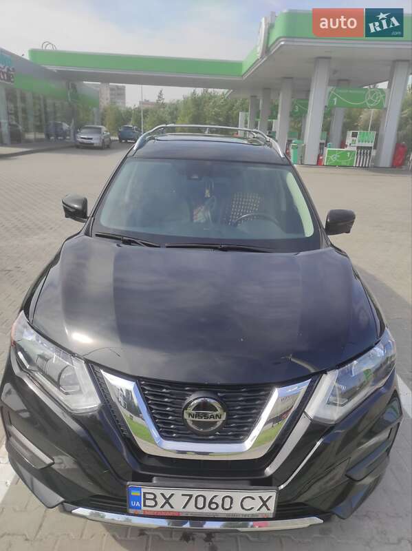 Внедорожник / Кроссовер Nissan Rogue 2018 в Каменец-Подольском