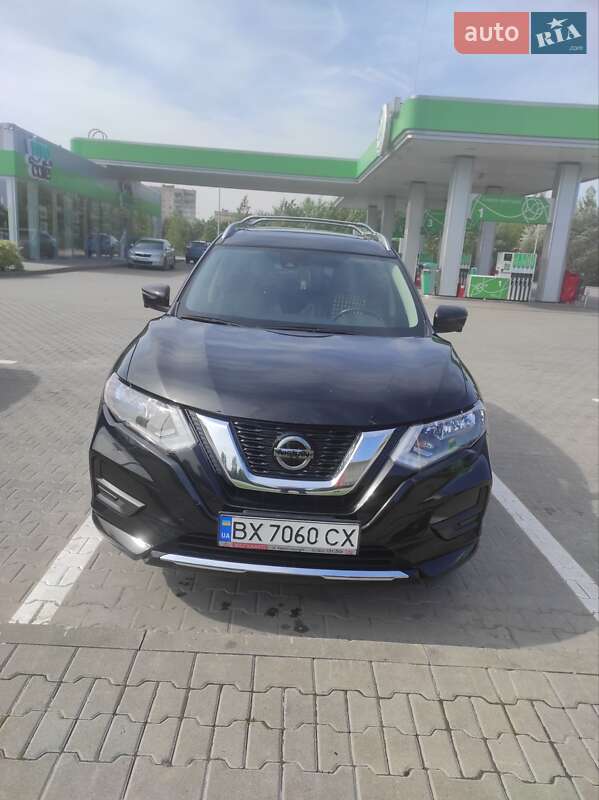 Внедорожник / Кроссовер Nissan Rogue 2018 в Каменец-Подольском