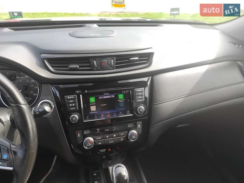 Внедорожник / Кроссовер Nissan Rogue 2018 в Каменец-Подольском