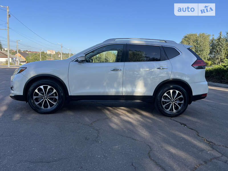 Позашляховик / Кросовер Nissan Rogue 2017 в Житомирі