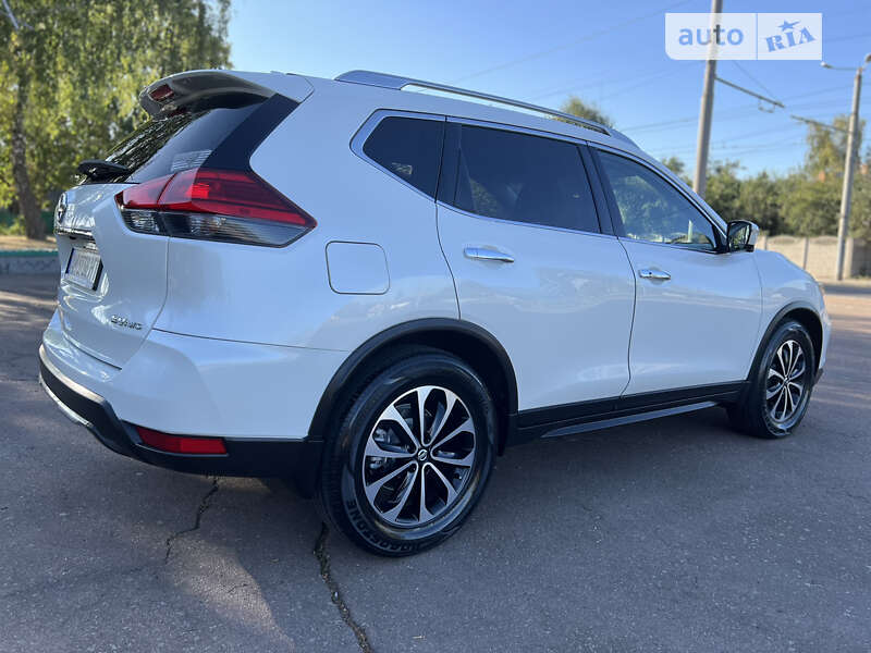 Позашляховик / Кросовер Nissan Rogue 2017 в Житомирі