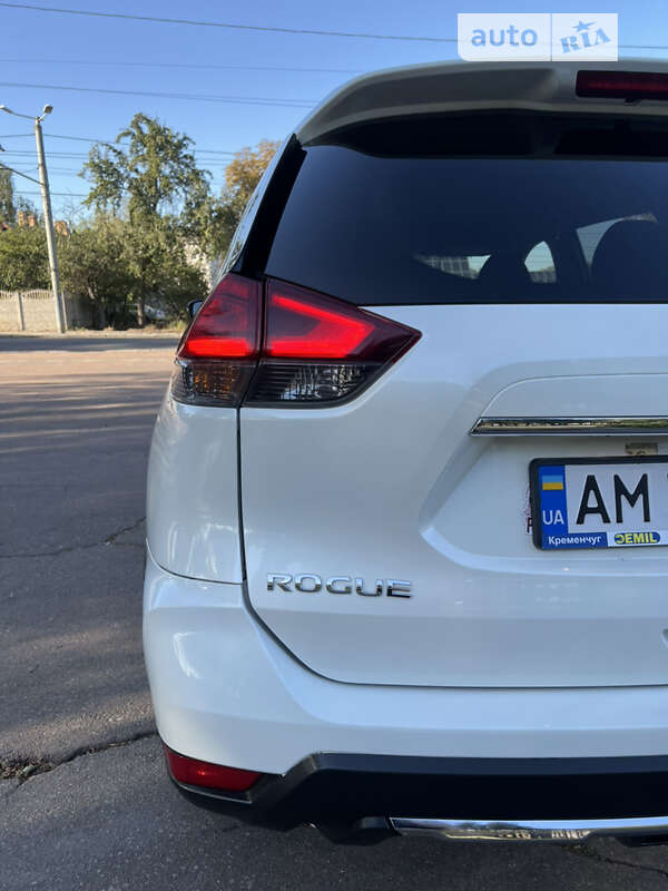 Позашляховик / Кросовер Nissan Rogue 2017 в Житомирі