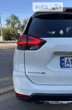Позашляховик / Кросовер Nissan Rogue 2017 в 