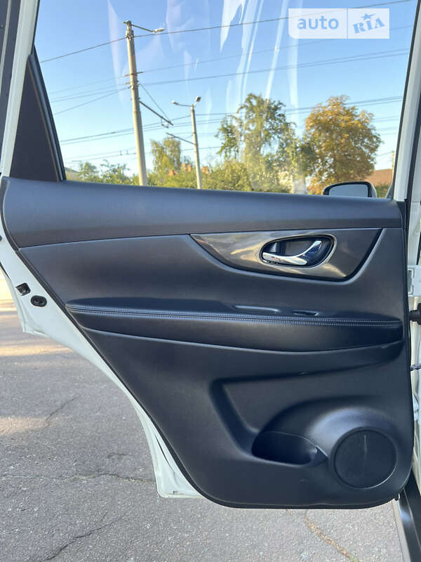 Позашляховик / Кросовер Nissan Rogue 2017 в Житомирі