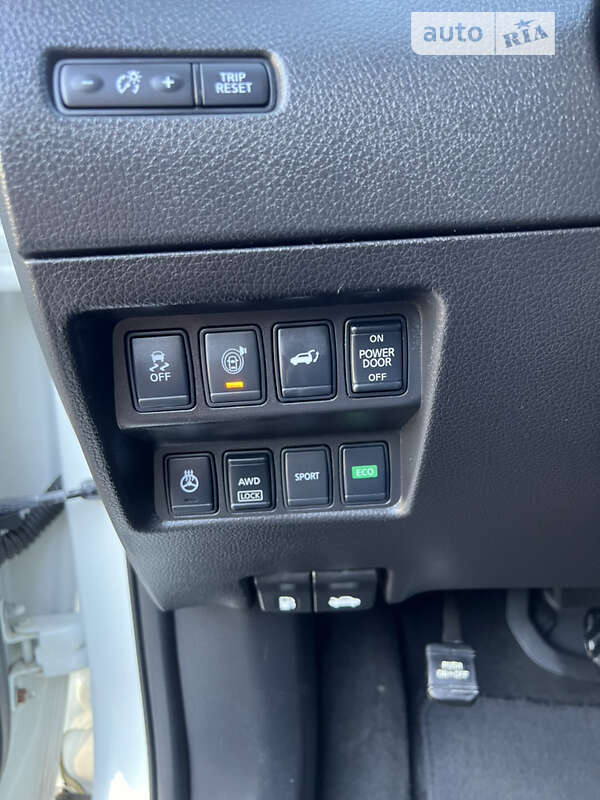 Позашляховик / Кросовер Nissan Rogue 2017 в Житомирі