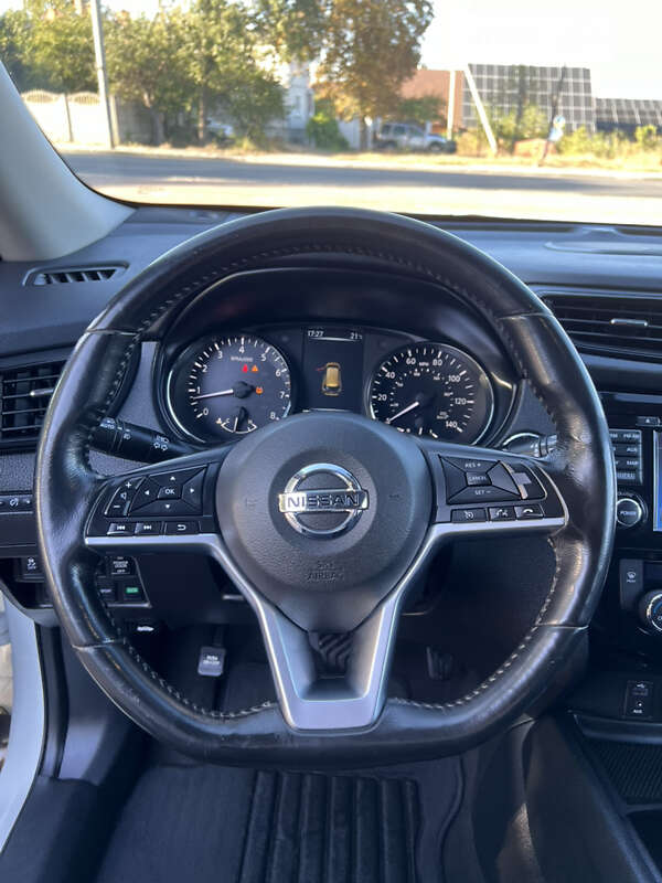 Позашляховик / Кросовер Nissan Rogue 2017 в Житомирі