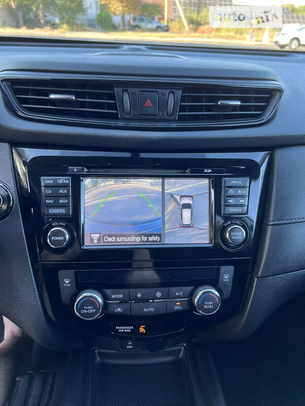 Позашляховик / Кросовер Nissan Rogue 2017 в Житомирі