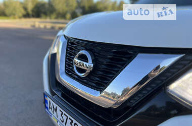 Позашляховик / Кросовер Nissan Rogue 2017 в 