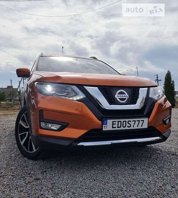 Внедорожник / Кроссовер Nissan Rogue 2018 в Сумах