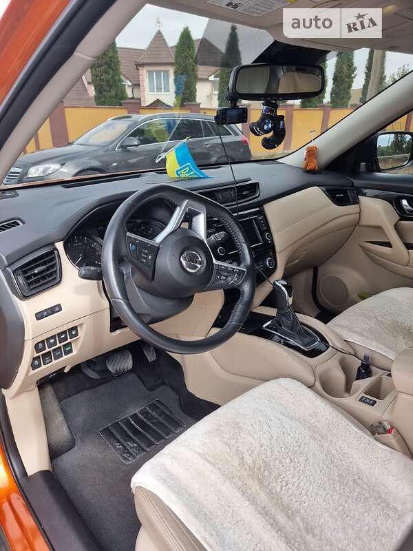 Внедорожник / Кроссовер Nissan Rogue 2018 в Сумах